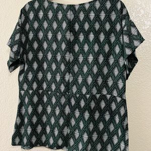 🎄 3 for $10 Cute! Worthington PM geometric blouse